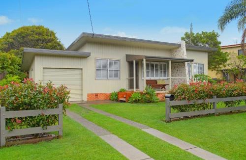Crescent Head House | ONDINE, 4 Belmore Street