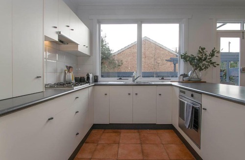 Cumberland Park Apartment | One Bedroom Cottage Close To Adelaide CBD