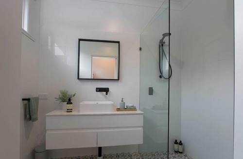 Cumberland Park Apartment | One Bedroom Cottage Close To Adelaide CBD