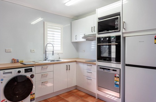 Yeppoon Apartment | One bedroom beachfront apartment