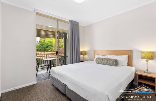 Kangaroo Point Apartment | One Bedroom Unit in the Heart of Kangaroo Point