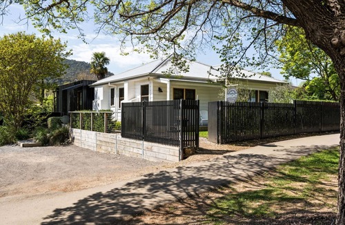 Bright House | One Bright Stay in beautiful Bright