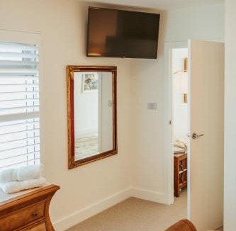 Devonport Apartment | ONE Luxury Apartment