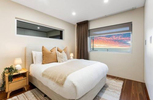 Glenelg South Apartment | Open Horizon - Postcard Ocean Views & Sauna