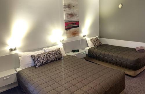 Gilgandra Hotel | Orana Windmill Motel