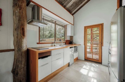 Yallingup Siding House | Orchard Cottage—Romantic Bushland Wellness Retreat