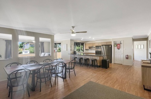 Batehaven Apartment | Our Haven: 4-Bed Escape Near Beach & Mogo Trails