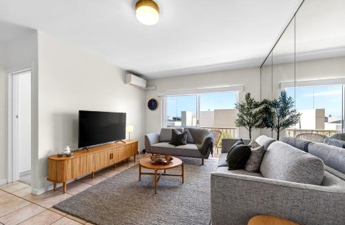 Cottesloe Apartment | OVER1 - Ocean Breeze