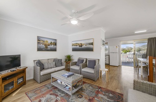 Crescent Head House | OVERLOOKING KILLICK CREEK & THE BEACH