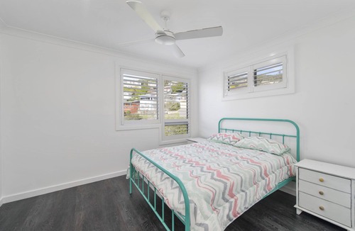 Crescent Head House | Oversized Executive Styled Home, Flat Walk To Town & Amazing Ocean Views!