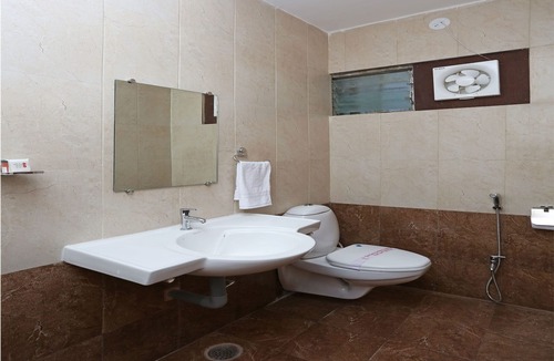 Raipur Hotel | OYO 7859 Hotel Gurukripa