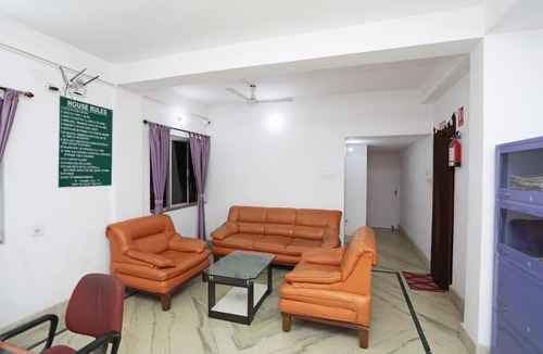 New Town Hotel | OYO Flagship 9980 Violet Guest House