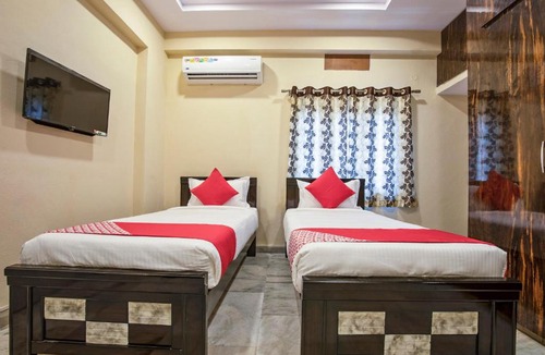 Hyderabad Hotel | OYO Hotel Pushpa Grand