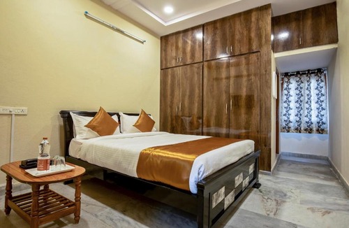 Hyderabad Hotel | OYO Hotel Pushpa Grand