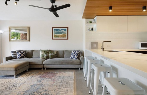 Byron Bay Apartment | Pacific Blue - beachfront 2 BR apartment with pool