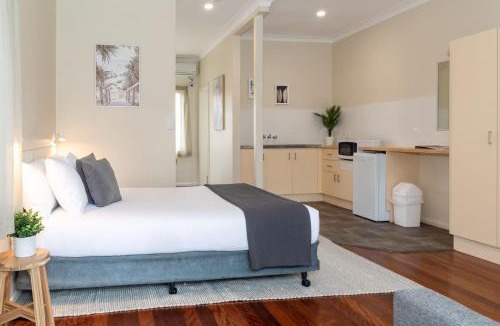Forster Hotel | Pacific Motel 05
