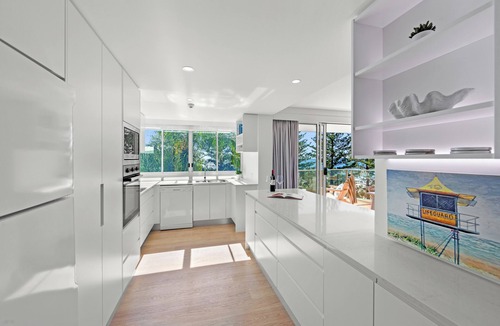 Burleigh Heads Hotel | Pacific Regis Apartments