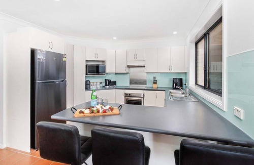 Flinders House | Pacific View - Pet Friendly