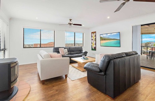 Flinders House | Pacific View - Pet Friendly