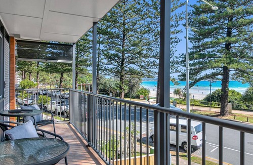 Coolangatta Apartment | Pacific View Unit 3 Balcony with ocean views on the Beachfront in Rainbow Bay Coolangatta
