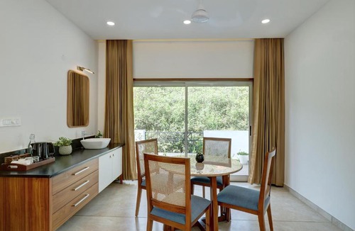 Elappara Bed & Breakfast | Pakoid Cottages
