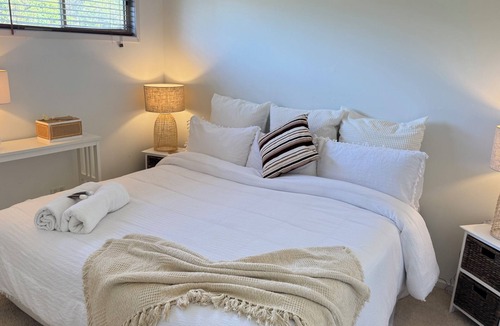 Culburra Beach Bed & Breakfast | Palacete Beach - King Suite/Pool