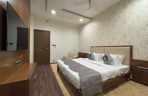 Sayajiganj Hotel | Pam Premium Hotel Vadodara