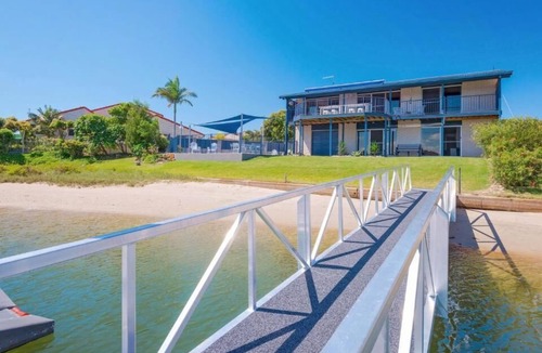 Yamba Apartment | Pandanus, Endless views over the mighty Clarence River.