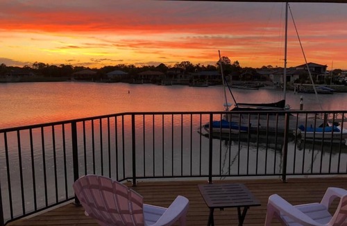 Yamba Apartment | Pandanus, Endless views over the mighty Clarence River.