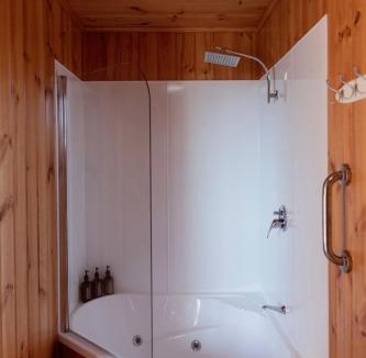 Bicheno House | Panorama Cabin - B
