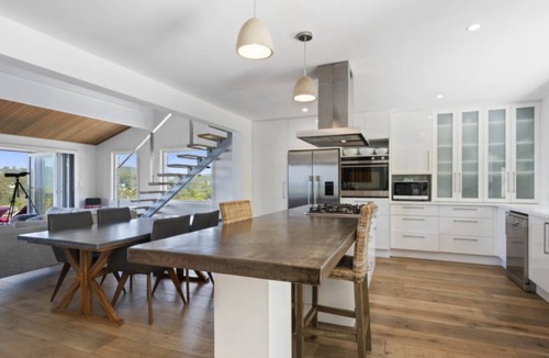 Copacabana House | Panoramic views and walking distance to the beach