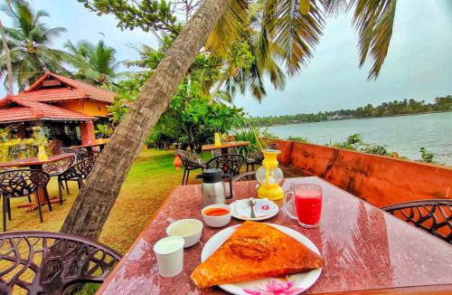 Tonse West Hotel | Paradise Lagoon