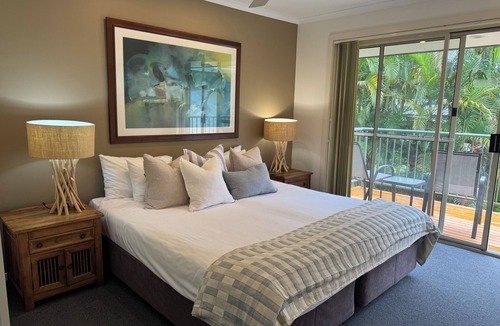 Coffs Harbour Villa | Paradise Palms Tropical Villa - Aanuka