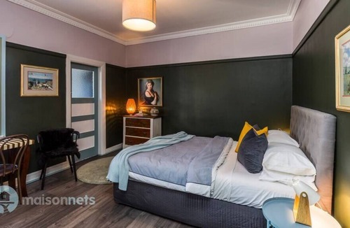 Surry Hills Apartment | Parisian Style Studio Apt With Separate Kitchen