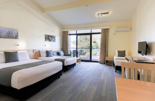 Nowra Hotel | Parkhaven