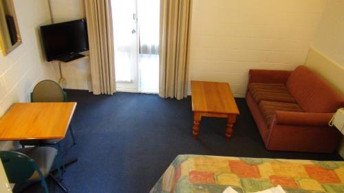 Kew Hotel | Pathfinder Motel