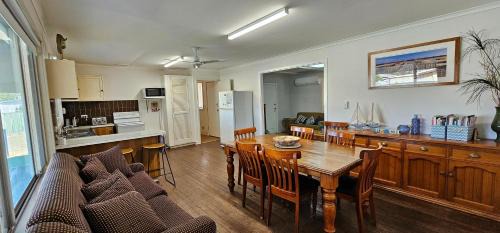 Kalbarri House | Patrick Crescent 18 - Kalbarri, WA