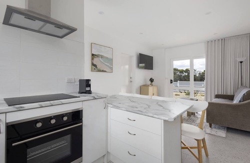 McCrae Apartment | Peaceful 2-Bed Apartment in Coastal McCrae