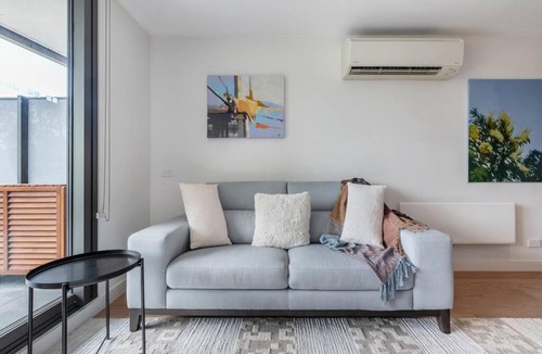 Abbotsford Apartment | Peaceful 2 bedroom unit with Free parking