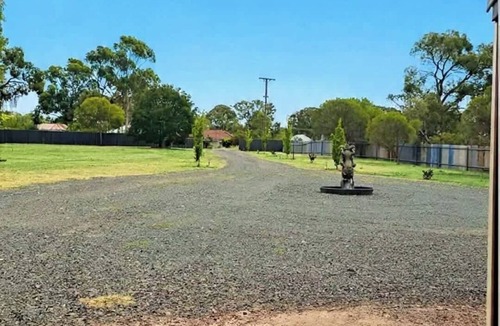 Stawell House | Peaceful 6-Acre Retreat | Grampians | Sleeps 10