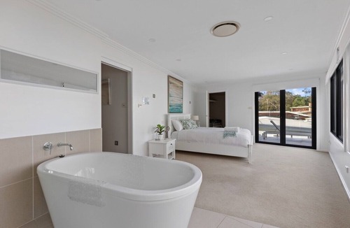 Central Coast House | Peaceful Budgewoi Family Getaway