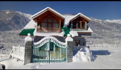 Aleo Bed & Breakfast | Peaceful huts