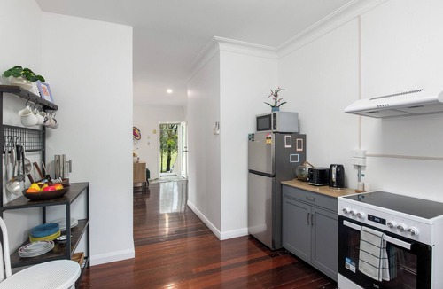 Toowong House | Peaceful Park-View Cottage Vibe Upper-Level Living