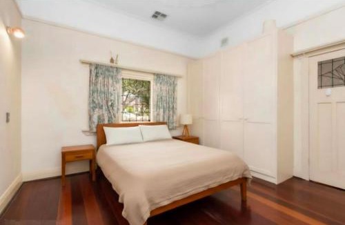 South Perth House | Peaceful South Perth Stay - Close to CBD & Swan River