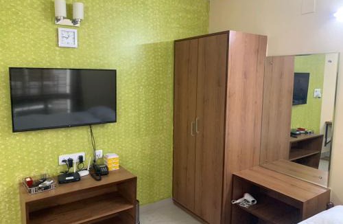 Ballygunge Apartment | Pearl by Olys Apartment