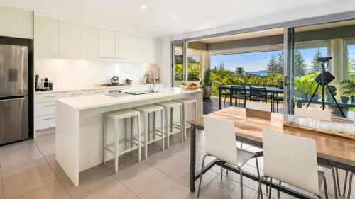 Sapphire Beach House | Pearl - Resort Pool, Tennis Courts, Beach Front