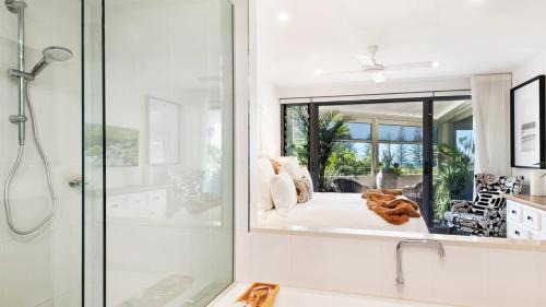 Sapphire Beach House | Pearl - Resort Pool, Tennis Courts, Beach Front