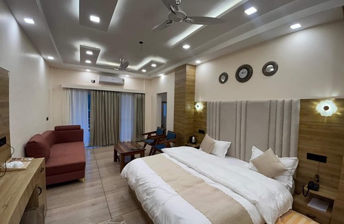 Shivanandi Hotel | Peepal Hotel And Restaurant