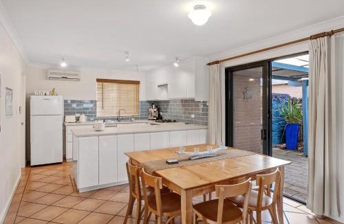 Dunsborough Apartment | Pelican Cottage