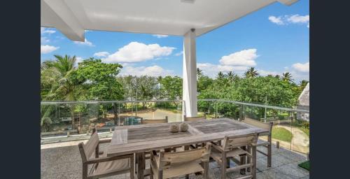 Mission Beach Apartment | Penthouse Dunk Island Views Prime Village Location